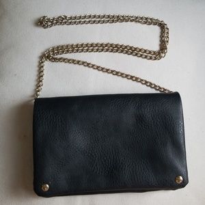 Chain crossbody